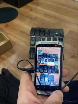 Predám 24 starých mobilov. - 2