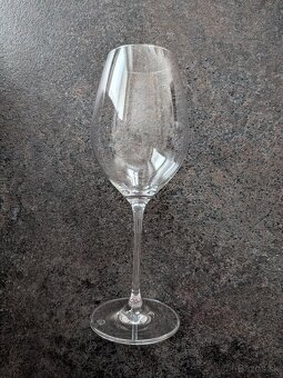 Predám 8 ks pohárov na víno RONA - 2