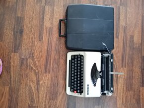 Písací stroj Chevron - 2
