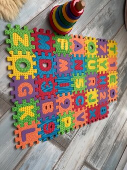 Penové puzzke a drevené krúžky - 2