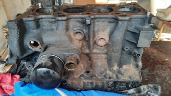 Predám blok motora na fiat ducato 2,3jtd 88kw - 2