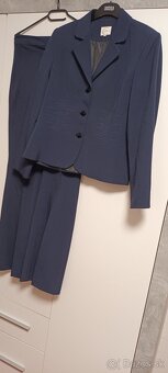 Nohavicovy kostym c.38 len 9 euro - 2