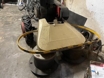 Traktor a bubnová kosačka - 2