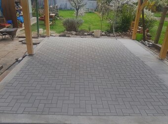 Zamková dlažba,ploty - 2