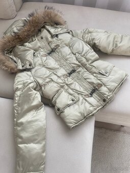 MOTIVI zlatá páperová zimná bunda s kožušinou z mývala, v.v. - 2