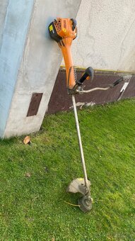 Predám krovinorez Bc2700xce-fs410c - 2