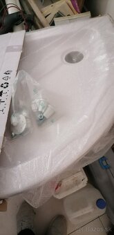 Predam sprchovú vaničku. - 2