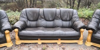 Kožená sedací souprava 3+1+1 s mas. dubovým dřevem TOP STAV - 2