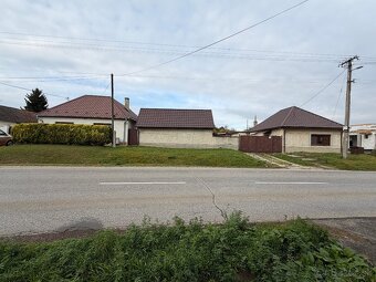 Na predaj rodinný dom s veľkým pozemkom, Pata - 2