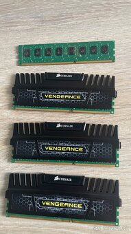 Corsair Vengeance 16 GB (4×4 GB) DDR3-1600 - 2