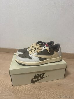 Jordan 1 x Travis Scott - 2