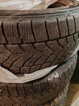Predám zimné pneu 225/60R17 - 2