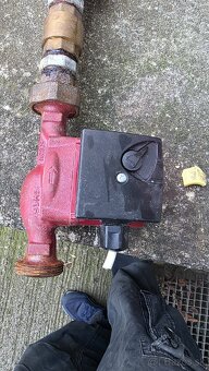 Čerpadlo grundfos 25-40-180 - 2