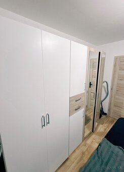 Predám šatníkovú skriňu - 2
