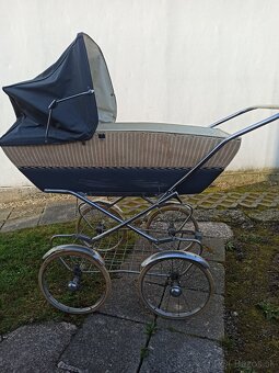 Starý retro kočík - 2