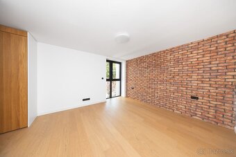 MIKELSSEN - Na predaj 3 izbový apartmán v krásnom prostredí - 2