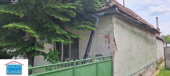 Rezervované- Na predaj starší 3 izbový rodinný dom v obci Bá - 2