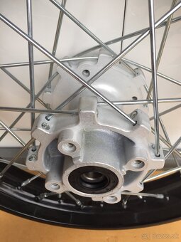 Nové koleso na moto-R14 - 2