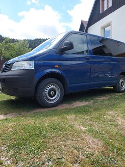 Predam Volkswagen transporter t5 , caravela 9 miestne - 2