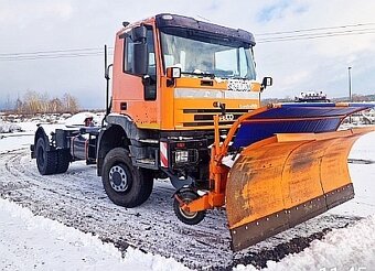 4x4 Iveco 21.5t sklápěč+ sypač radlice komunál zima - 2