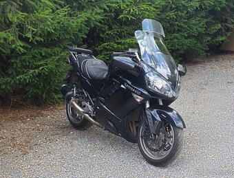Kawasaki gtr 1400 - 2