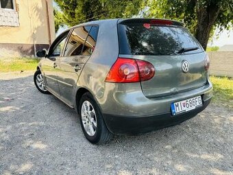 VW Golf 5 - 2