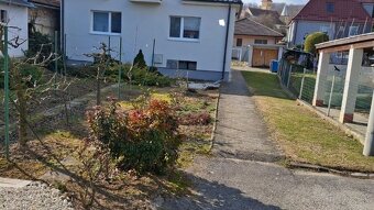 Na predaj 4i RD v obci Banka pri Piešťanoch - 2