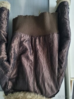 Stredné dlhá,tepla ,kvalitná vetrovka+ lahucky kabatik - 2