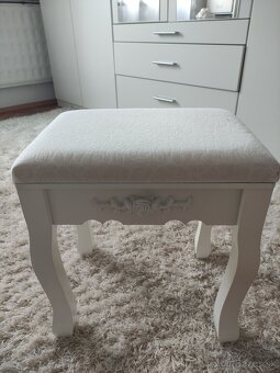 Kozmetický stolík a taburetka - 2