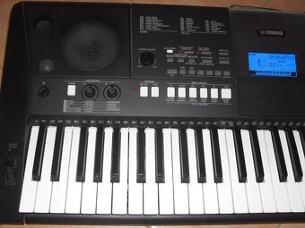 Yamaha PSR E423 - 2