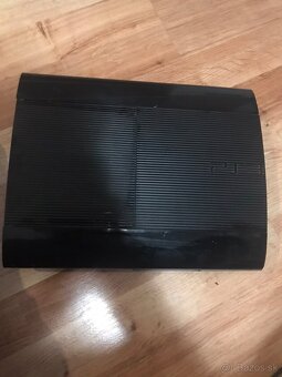 Predám PlayStation 3 Slim + príslušenstvo - 2
