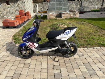 Yamaha aerox 50cc Valentíno Rossi - 2