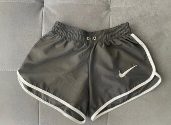 Dámske šortky Nike - 2