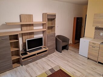 Garzonka -sidl.JUH so zasklenou LOGGIOU, zariadená - 2