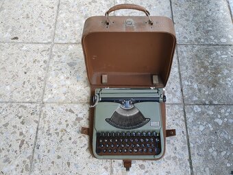 Pisaci stroj Gromina - 2