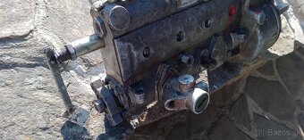 Vstrekovacie čerpadlo na Tatra 148 - 2