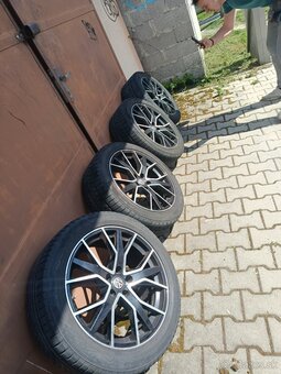 Zimné pneumatiky s diskami 255/45 r19 5x112 - - 2