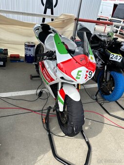 Predam svoju okruhovku ducati 848 - 2
