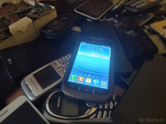 Predám mobily ná náhradné diely - 2