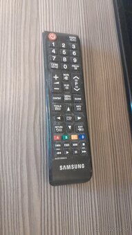 LCD televízor SAMSUNG, 32" - 2