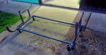 Stabilný stojan – kolíska na prívesný vozík - 2