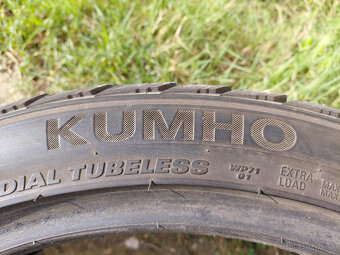 1ks zimna pneu Kumho 225/40R18 - 2