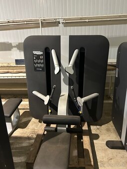 Technogym Kinesis row - stroj na chrbát - 2