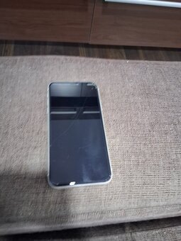 Predám iPhone11 - 2