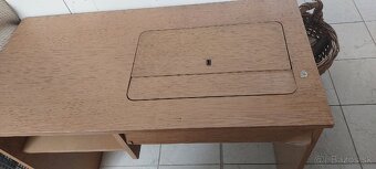 Predám šijací stroj + stôl - 2