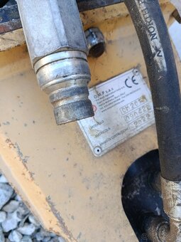 Búracie hydraulicke kladivo . - 2