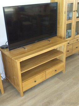 Masívny dubový stolík pod TV - 2