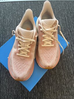 Botasky Hoka - 2
