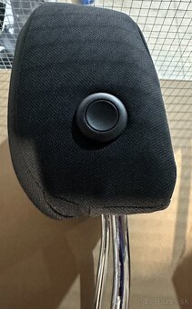 Hlavová opierka Jaguár E-Pace 2017 látková - 2