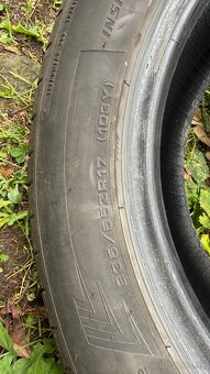 Dunlop 235/55 R17 - 2